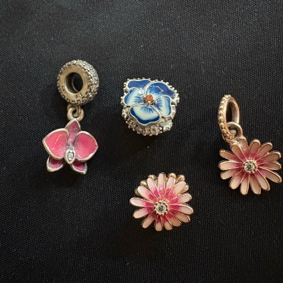 Jewelry - Pandora Flower Charms